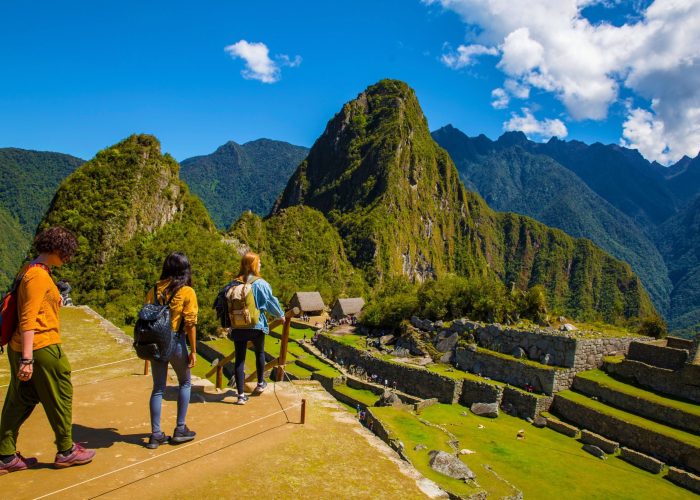 peru-machu-picchu-group-explorin